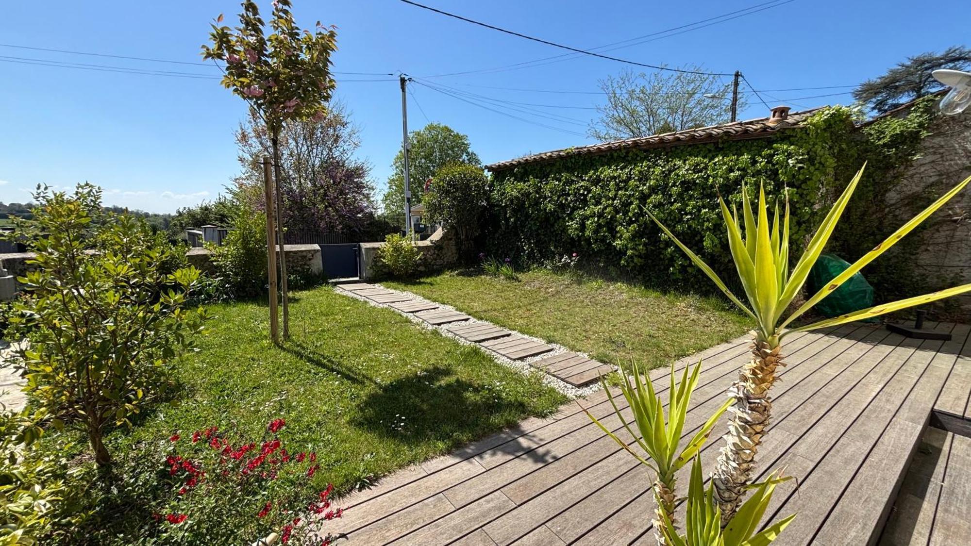 Maison De Charme Avec Jardin Et Terrasse Camblanes-et-Meynac Екстериор снимка